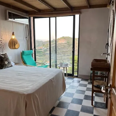 El Castillo De La Mora Hotel del amor *